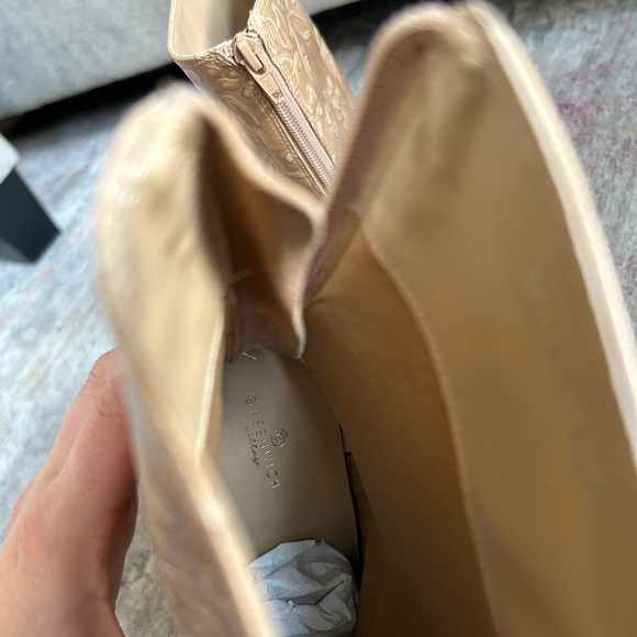 Greenwich Village Floral Boot - Picture 12 of 15